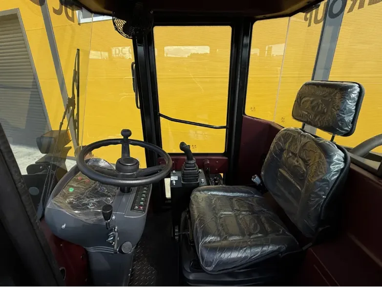 Фронтальний навантажувач TDC HK215 | Спецтехніка фото №7