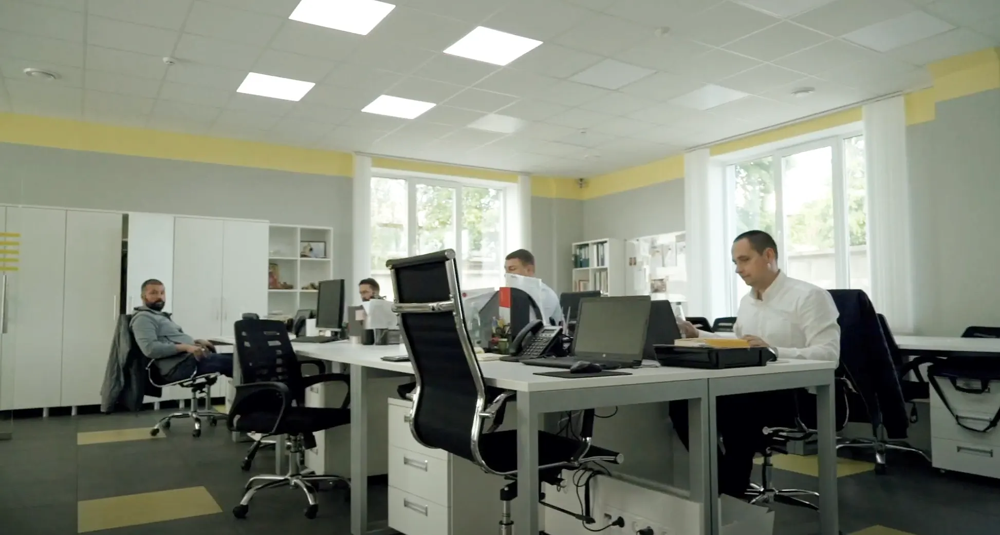 Світлий та просторий офіс